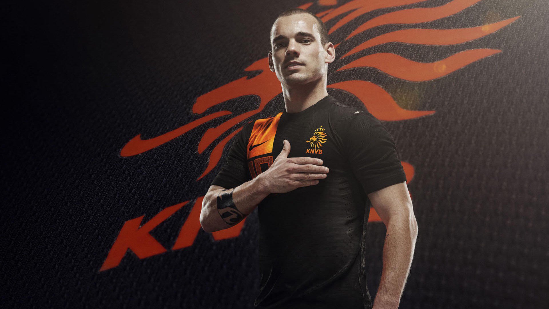 佛罗伦萨中前场穿插提升整体控球质量，佛罗伦萨中锋