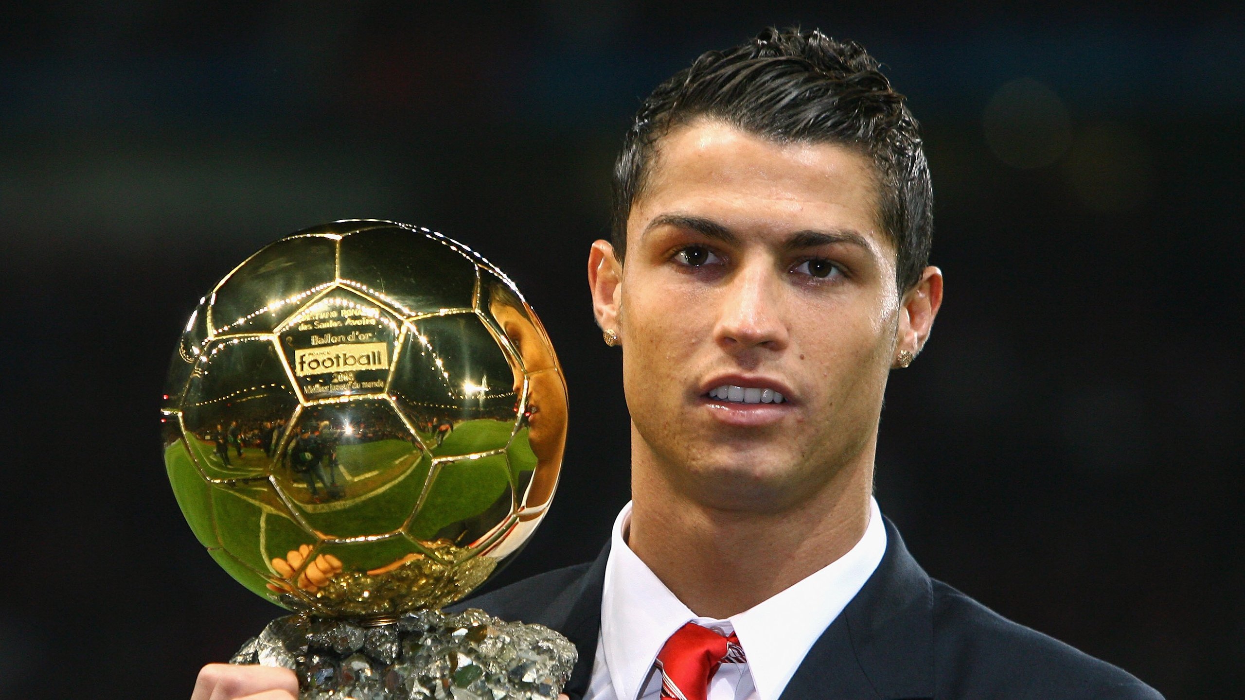 巴萨短传配合打破僵持场面，巴萨精彩配合